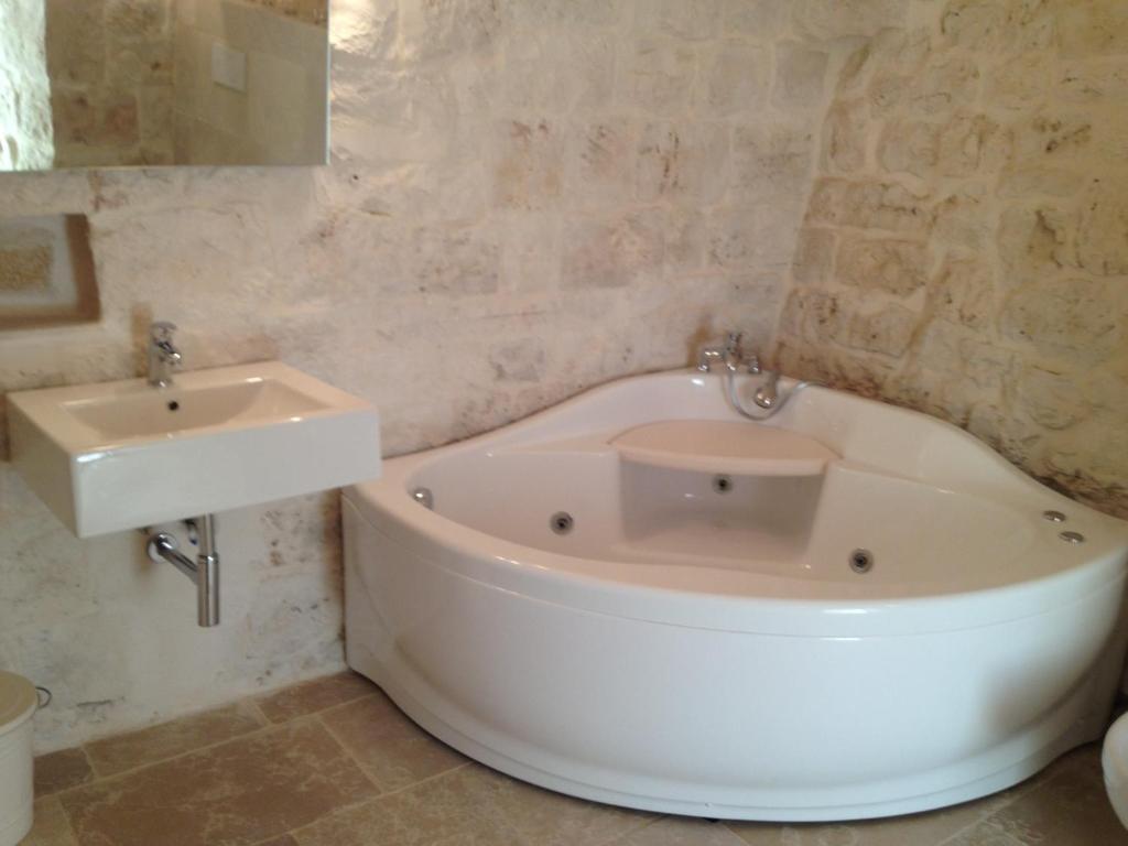 Il Granello Di Senape In Valle D'Itria Guest House Locorotondo Room photo